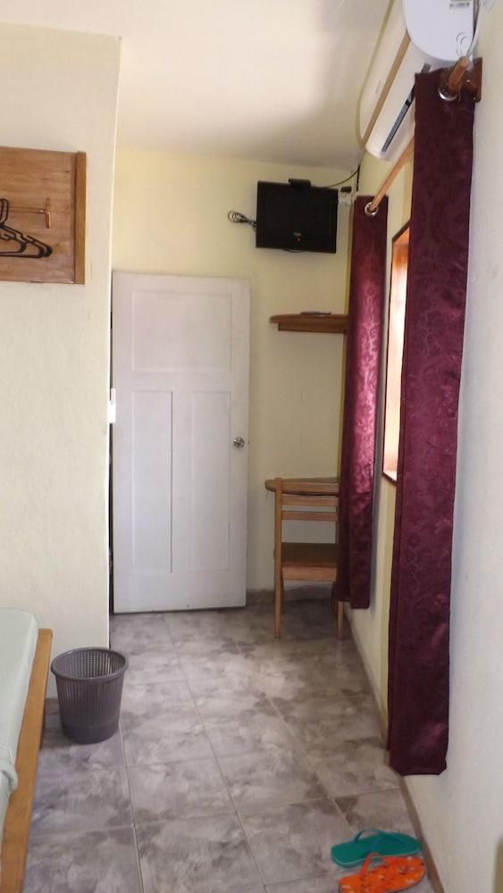 Hôtel 2S Room