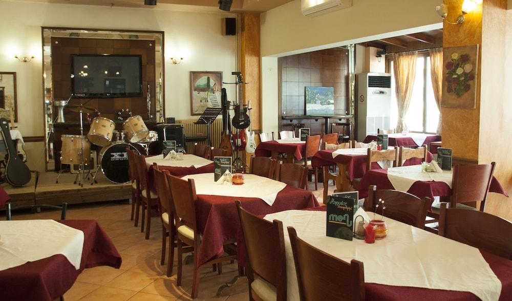 Stavrodromi Interior