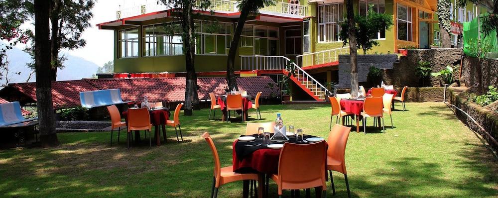 ADB Rooms Falcon Crest Property Grounds