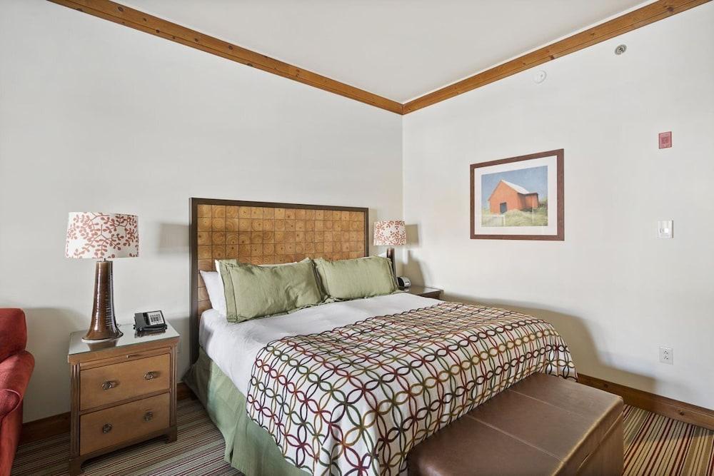 1230 Studio at The Lodge at Spruce Peak