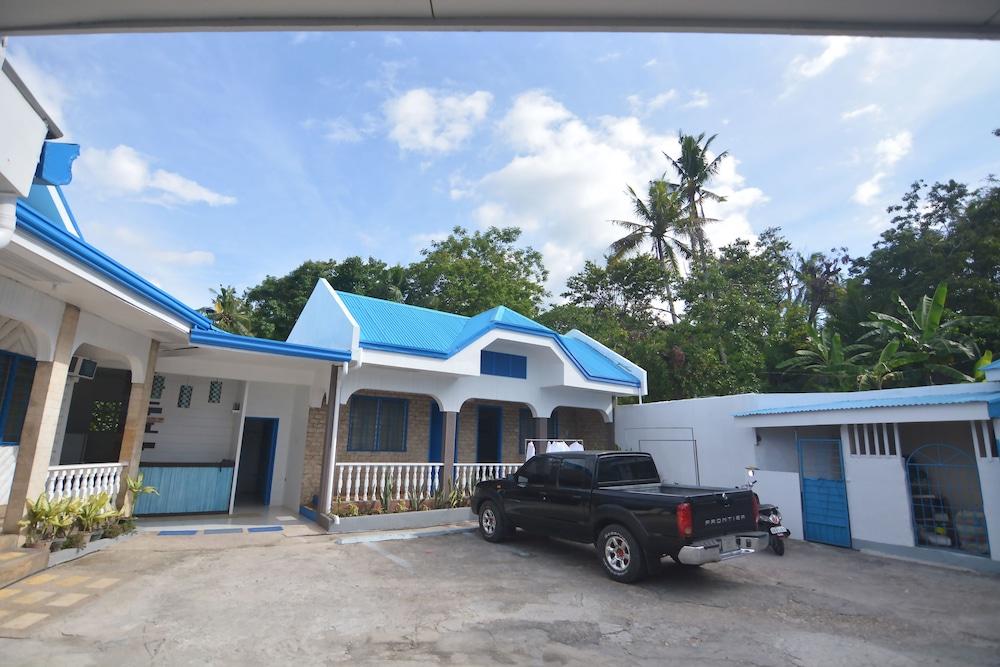 Highway to H Inn - Totolan Exterior