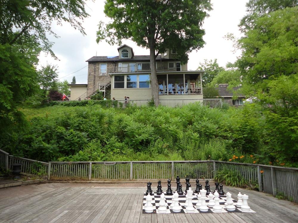 Inn at the Falls Property Grounds