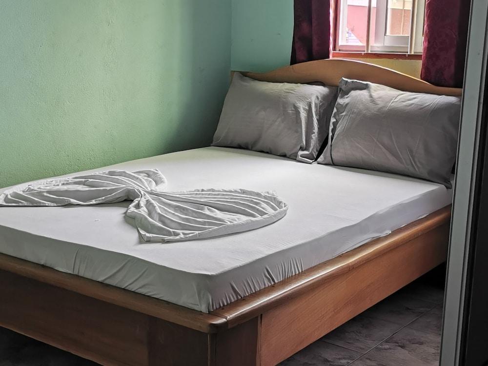 Hôtel 2S Room