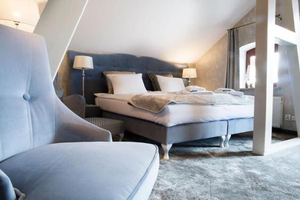 Villa Mistral Room