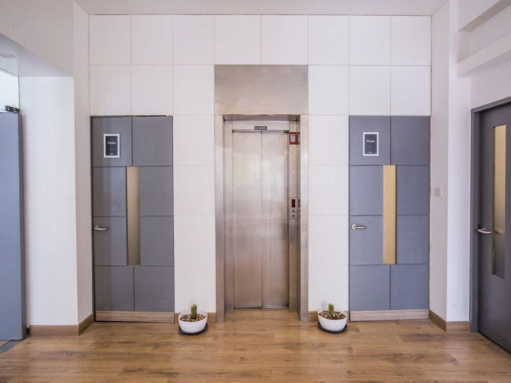 أو واي أو تاون هاوس 022 كوريجاون بارك بون تفاصيل الفندق من الداخل