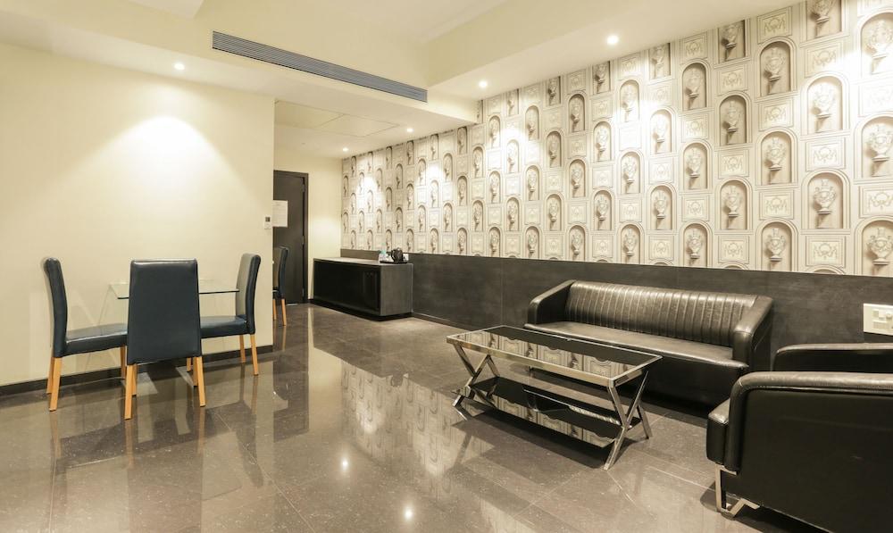 Treebo Select Gopalas Residency Lobby Sitting Area