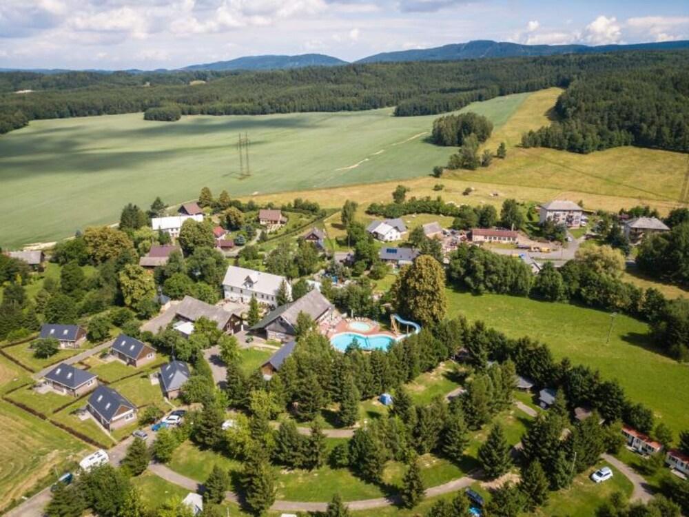 Comfortable Cottage in Januv Dal With Swimming Pool Exterior