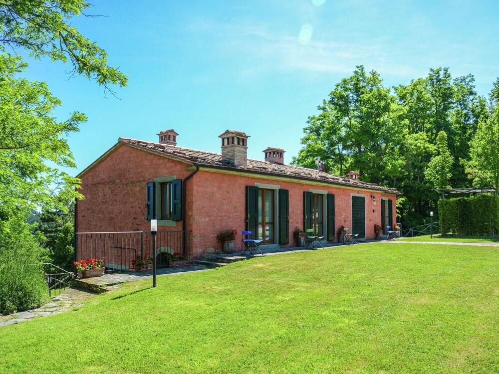 Spacious Villa in Marradi With Swimming Pool Exterior