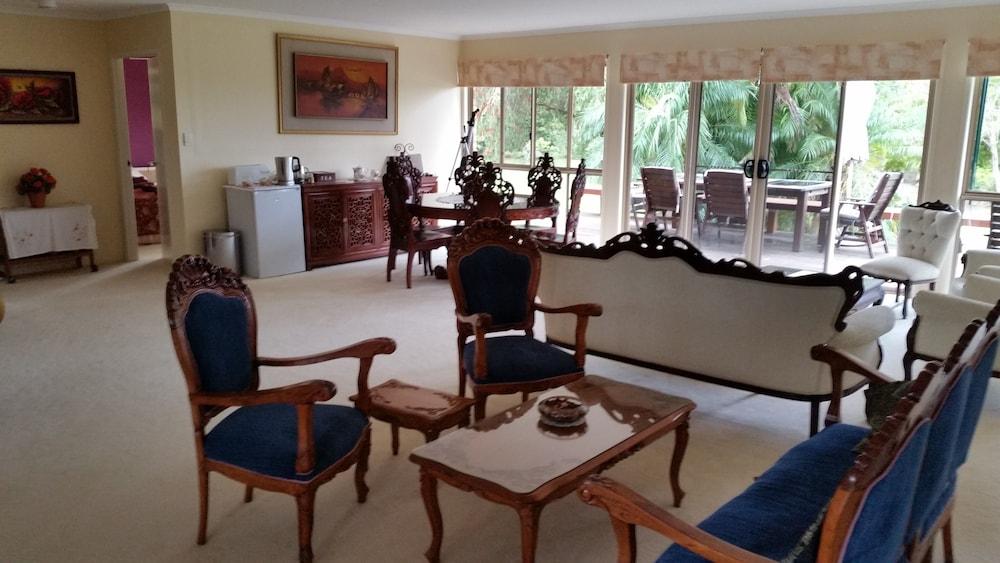 Hilltop Hideaway Interior