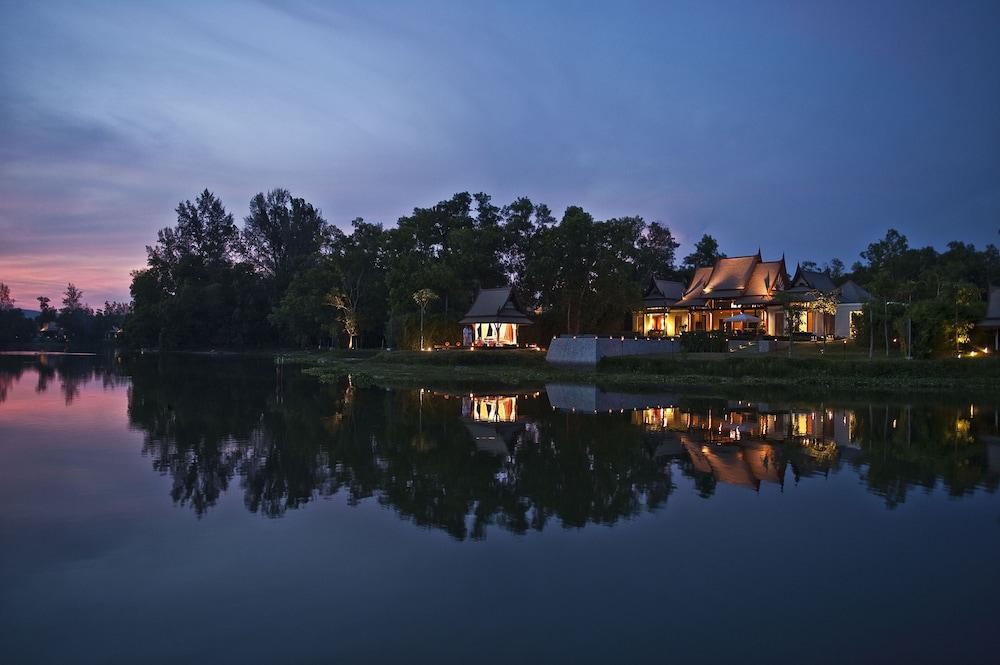 DoublePool Villas by Banyan Tree Property Grounds
