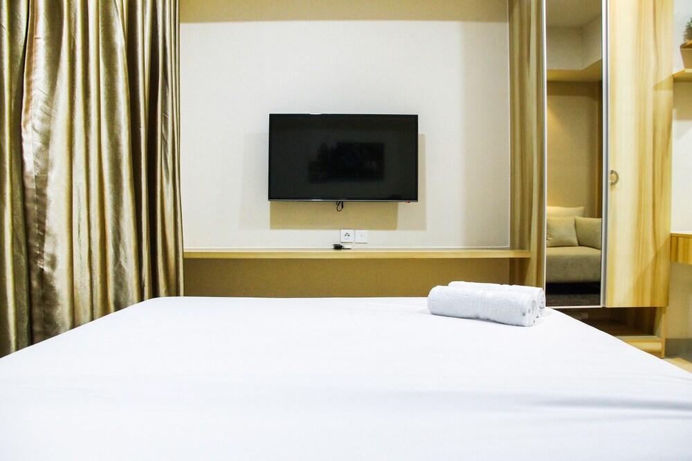 Modern Style The Oasis Studio Apartment with Comfortable Sofa Room