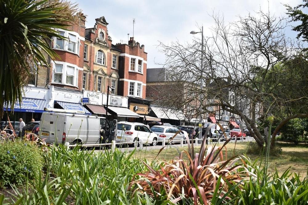 Magma Flat Exterior detail