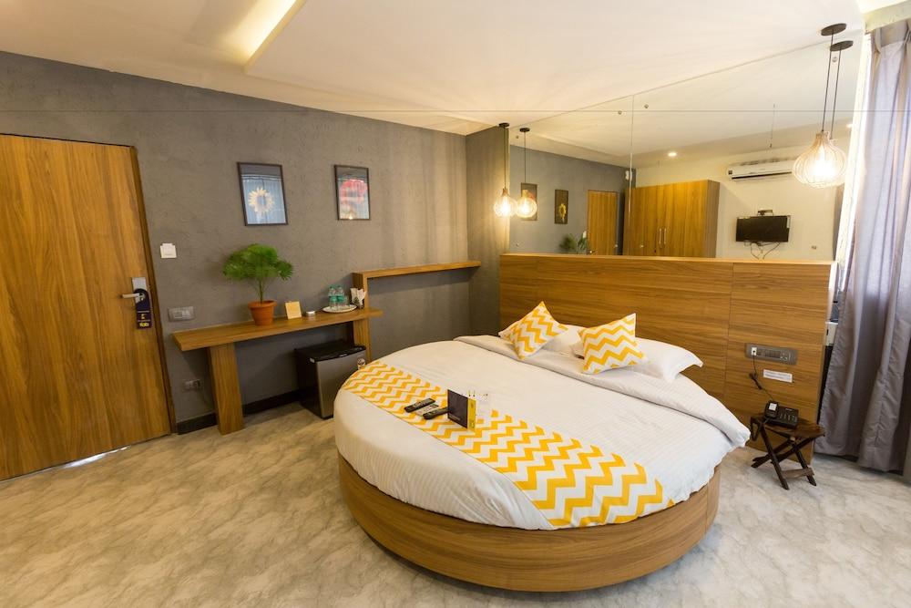 FabHotel Canvas HSR layout Room