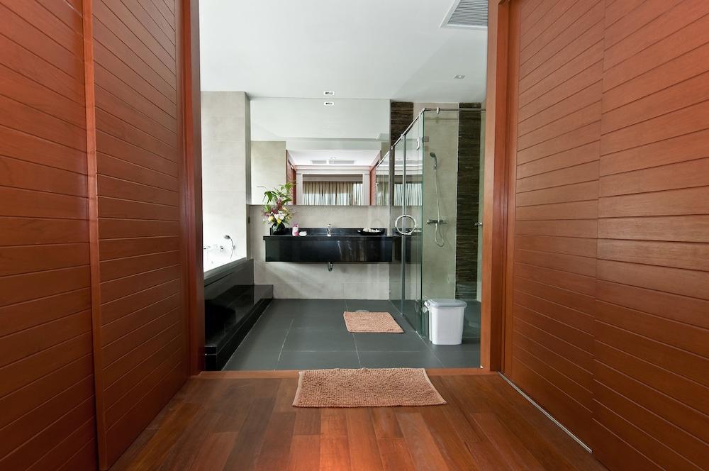 Karonview 2 Bathroom
