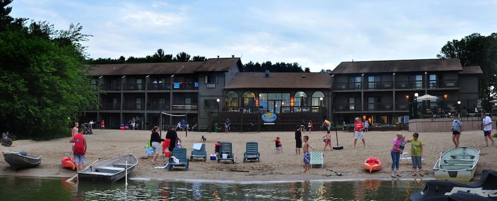 Sunset Bay Resort Exterior