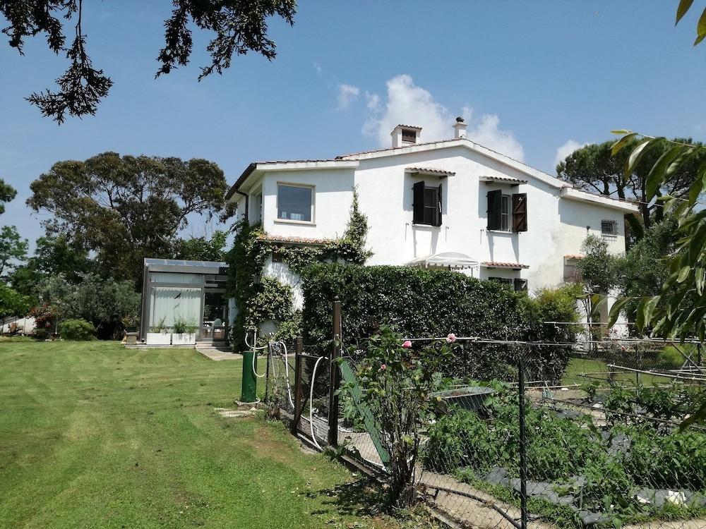 Poderi di Tragliatella Farmhouse Exterior