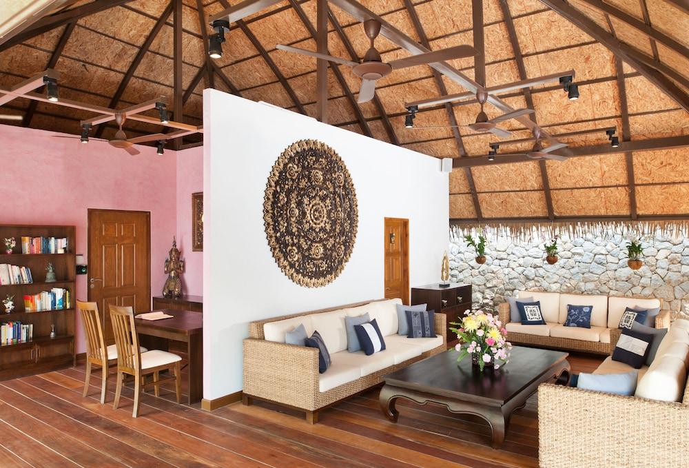 Shanaya Residence Ocean View Kata Lobby Lounge