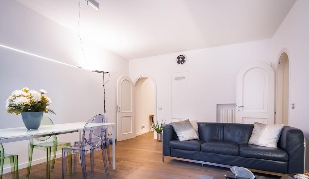 Como Design Apartment Featured Image