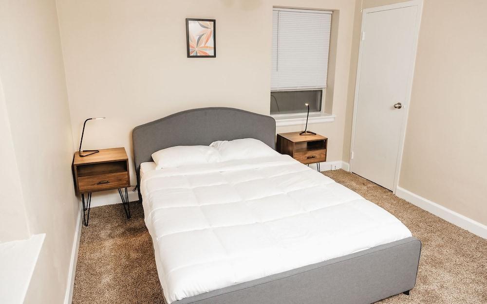 Inviting Weekend Getaway in Clayton With Pool Room