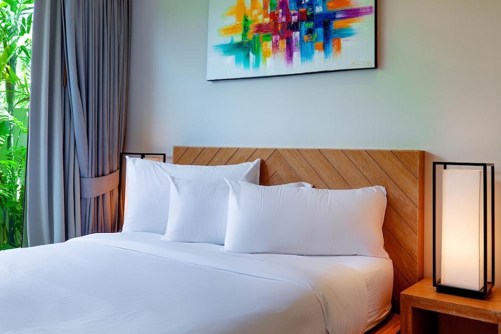 3BR Villa with Private Pool at Bangtao Beach Room