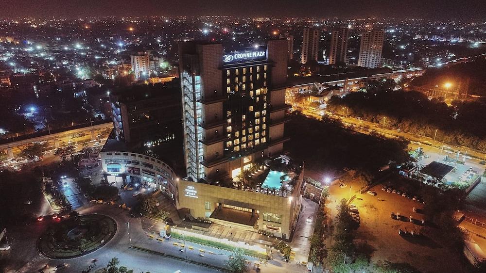 كراون بلازا نيو ديلهي روهيني باي آيتش جي منظر من الجو