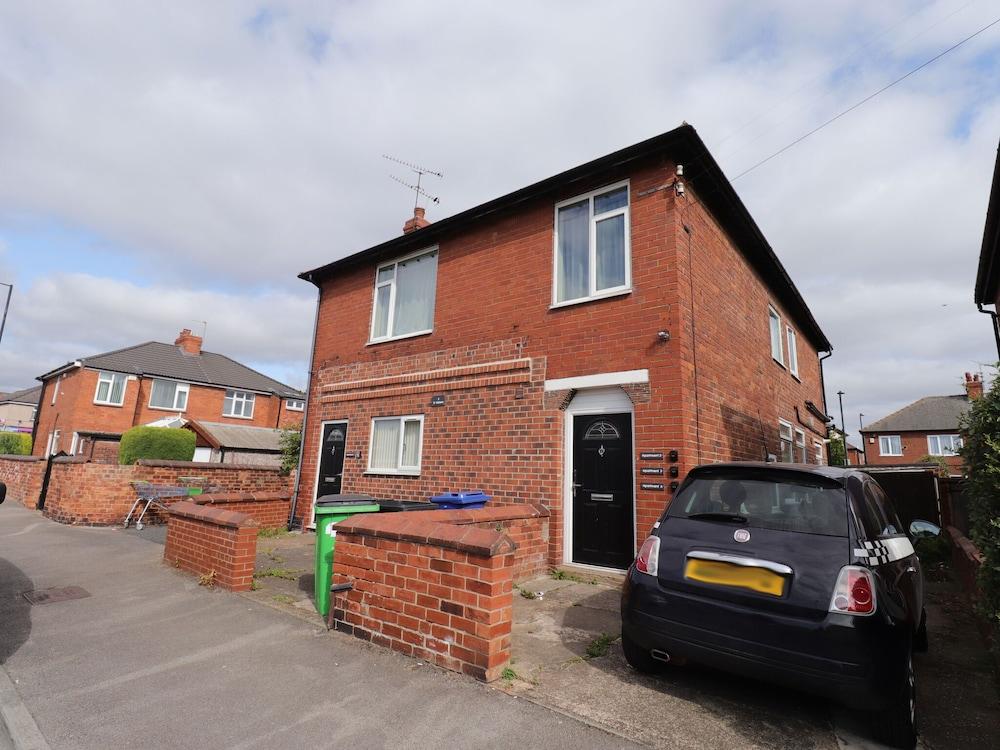 Serene Apartment in Doncaster near City Center