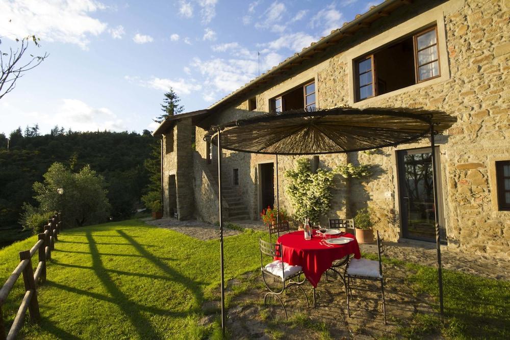 Borgo La Capraia Property Grounds