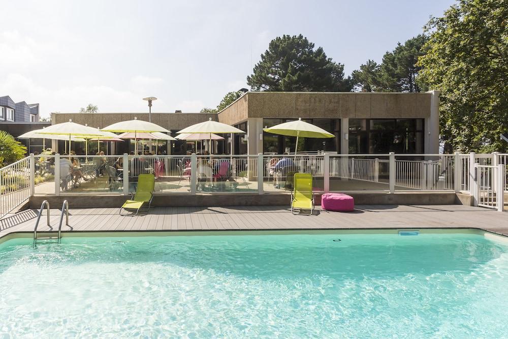 ibis Styles Lorient Caudan Outdoor Pool