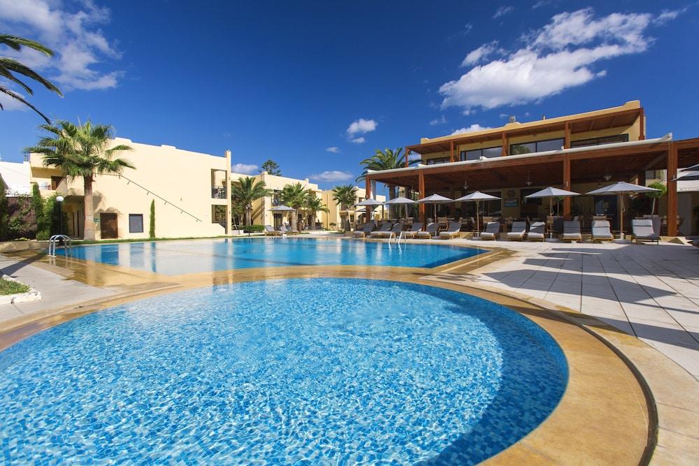 Atlantis Beach Hotel Featured Image