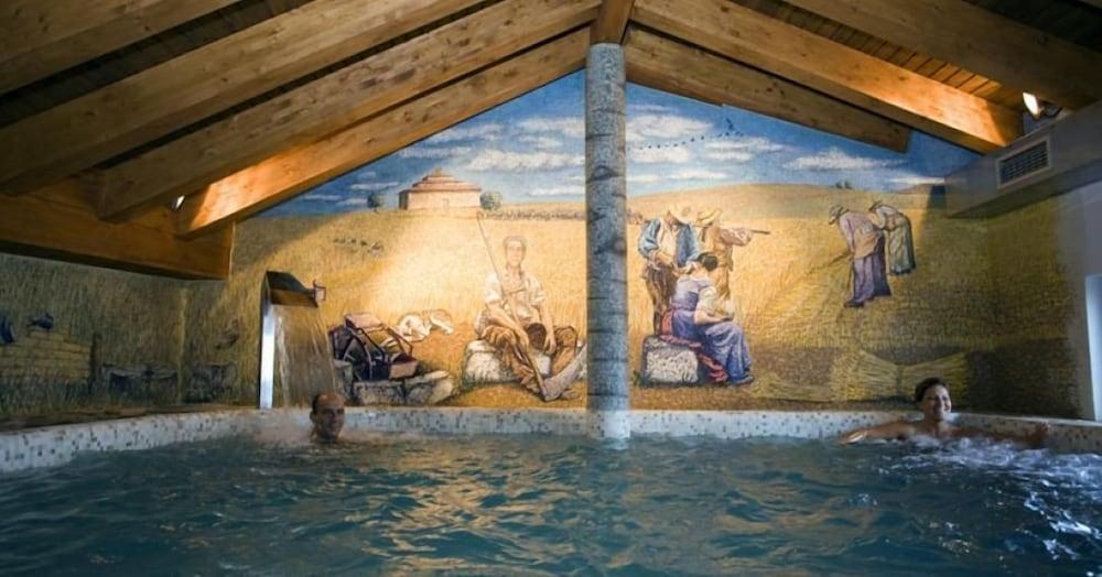 Posada Los Condestables Indoor Pool