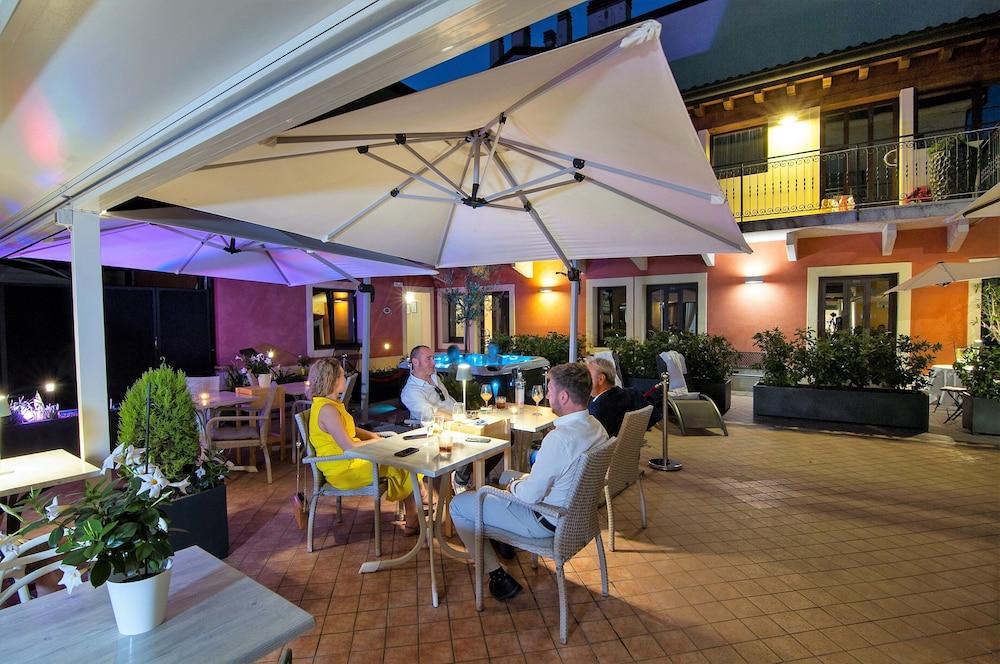 Albergo Fontana Exterior