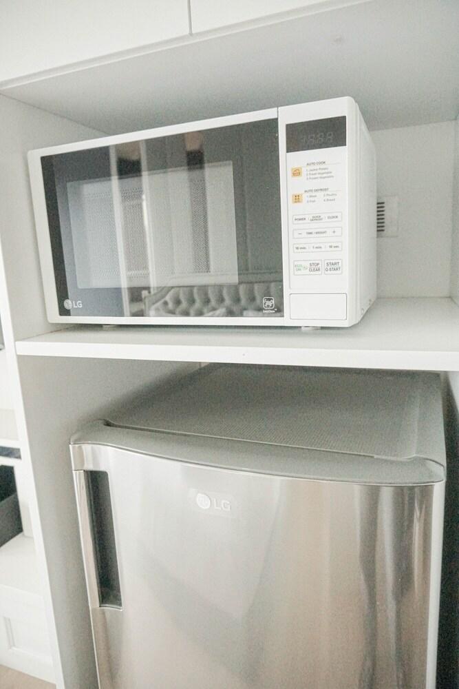 Comfy and Wonderful Studio Menteng Park Apartment Room