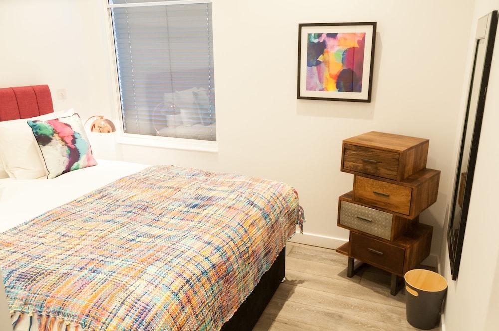Clarendon Rathbone Place Guestroom