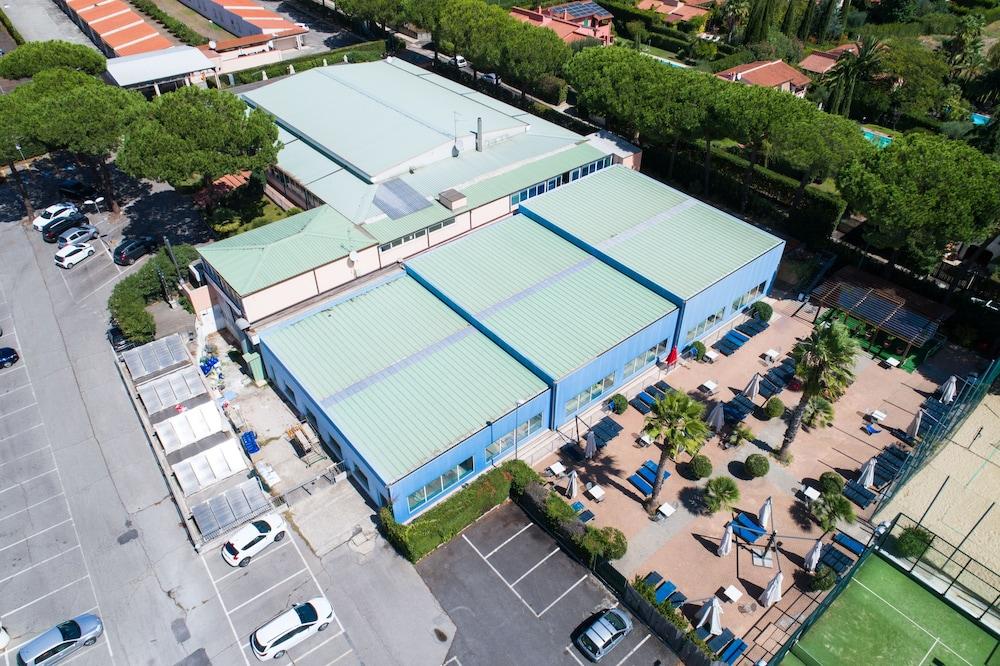 Autohotel Aerial View