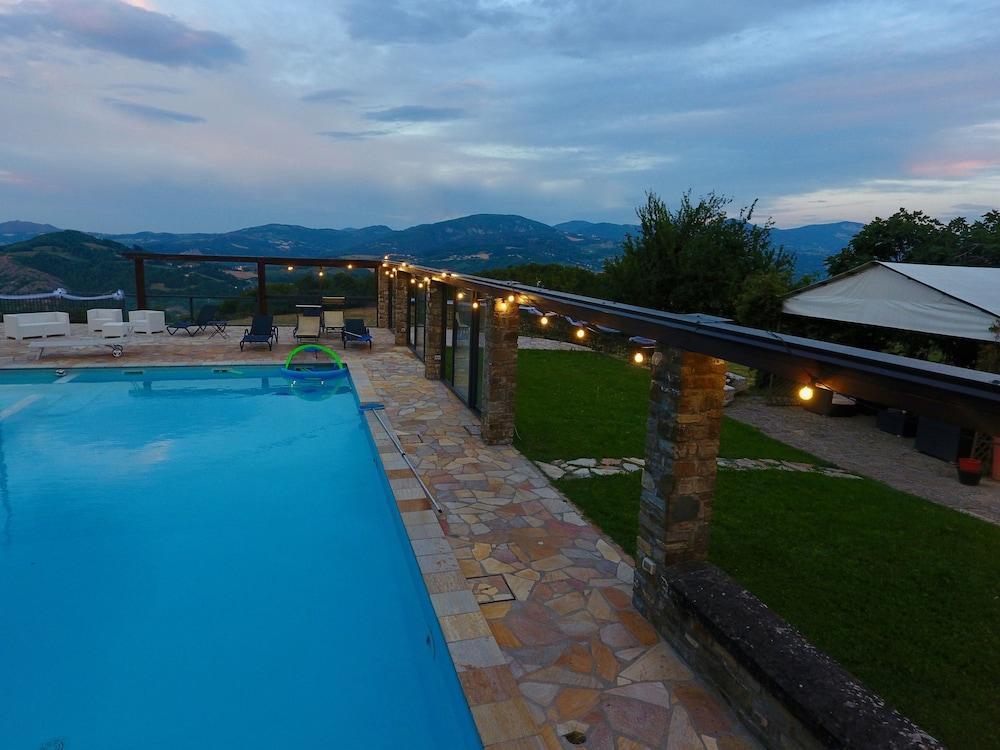 Tenuta Cà di Bertucci Outdoor Pool