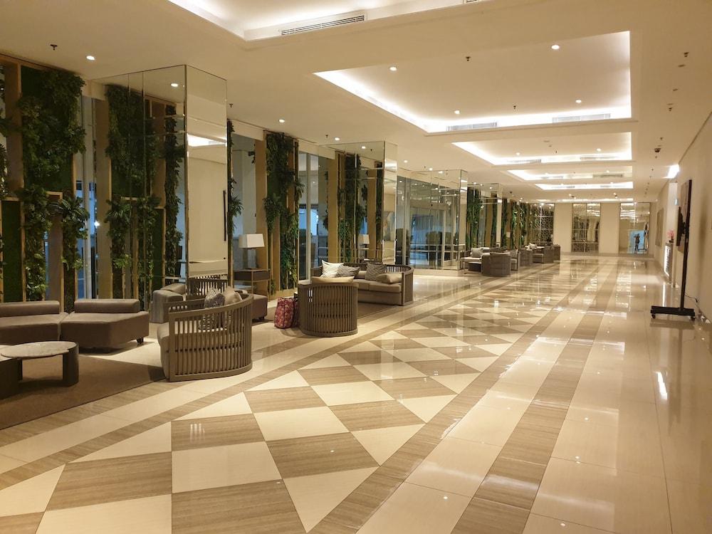 Cosmy Tanglin Apartment Lobby
