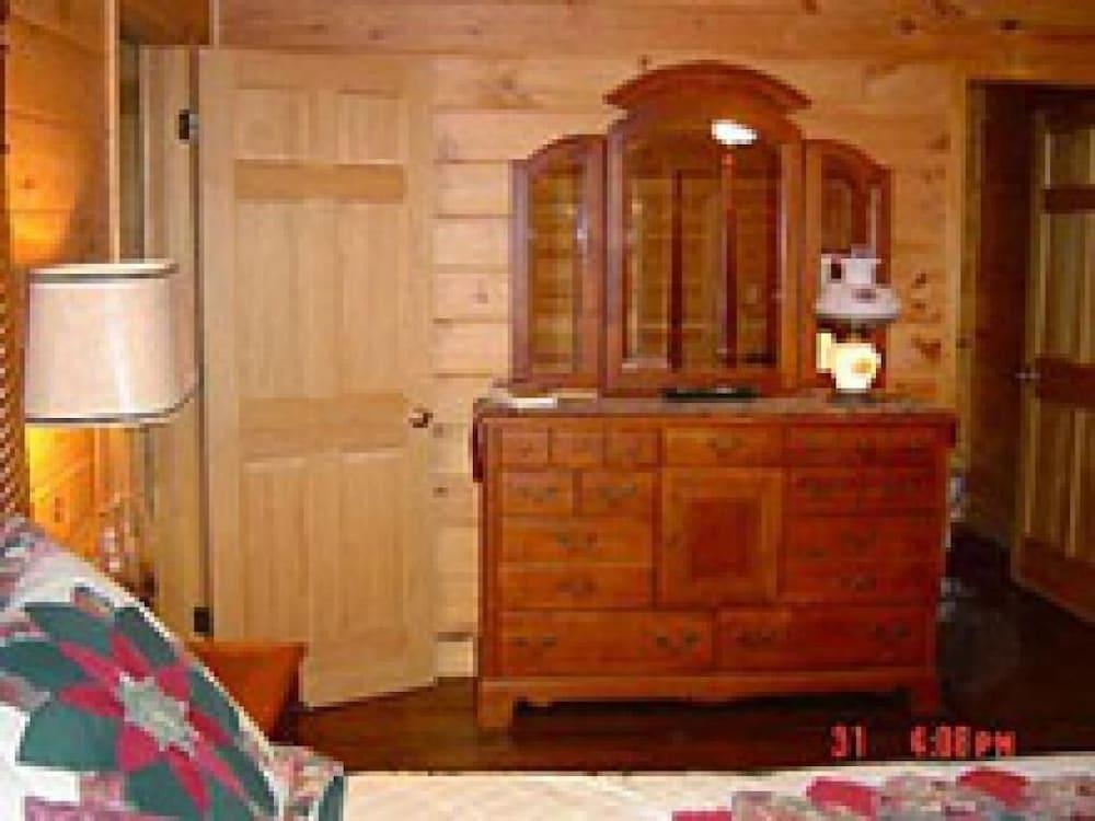 ميستي ماونتن رانش بد آند بريكفاست كابينز أخرى