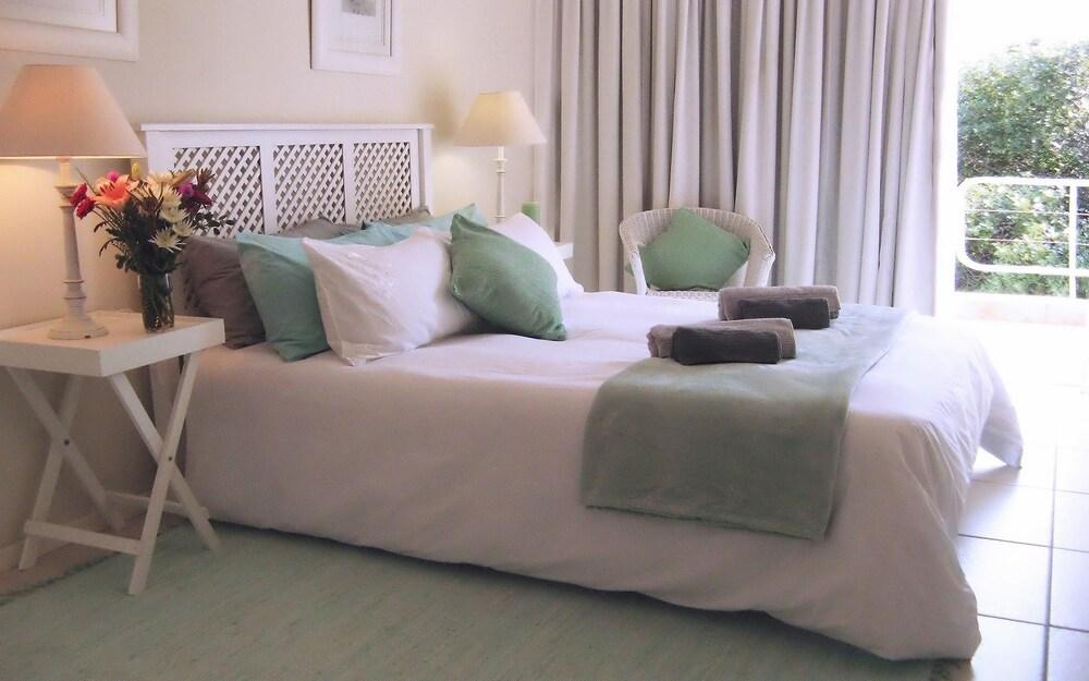 Water's Edge Room
