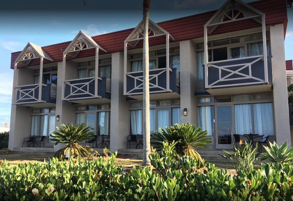 Waters Edge Port Macquarie Hotel Front