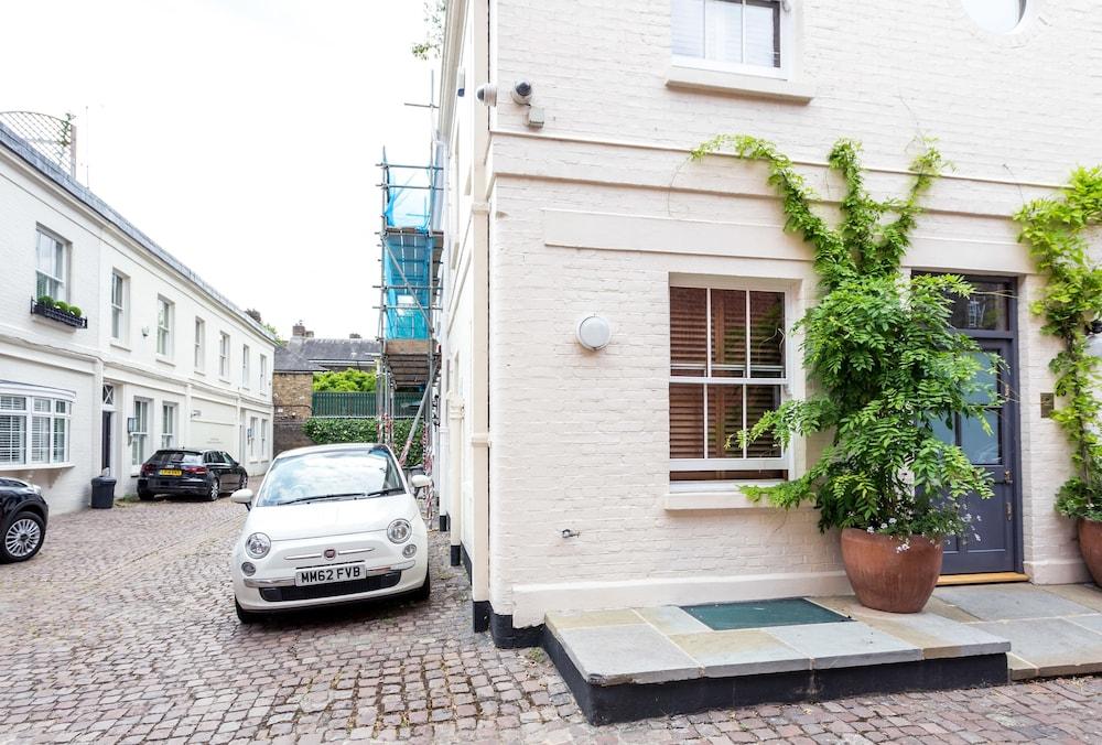 Logan Mews by Lime Street Exterior
