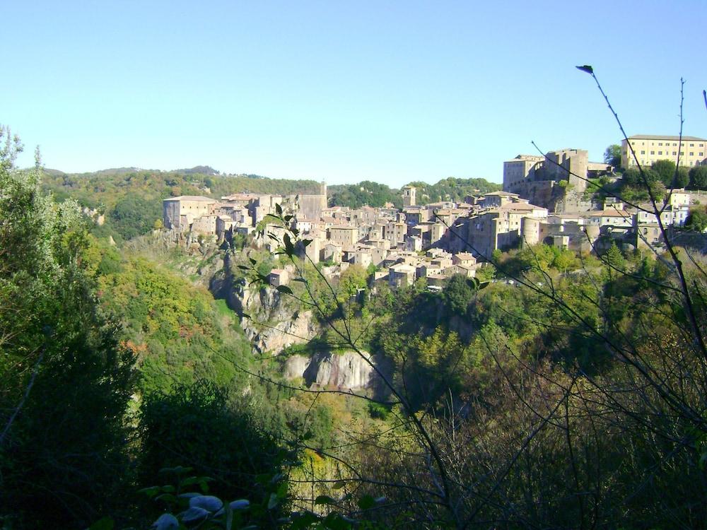 Lovely Holiday Home in Sorano Italy near Forest