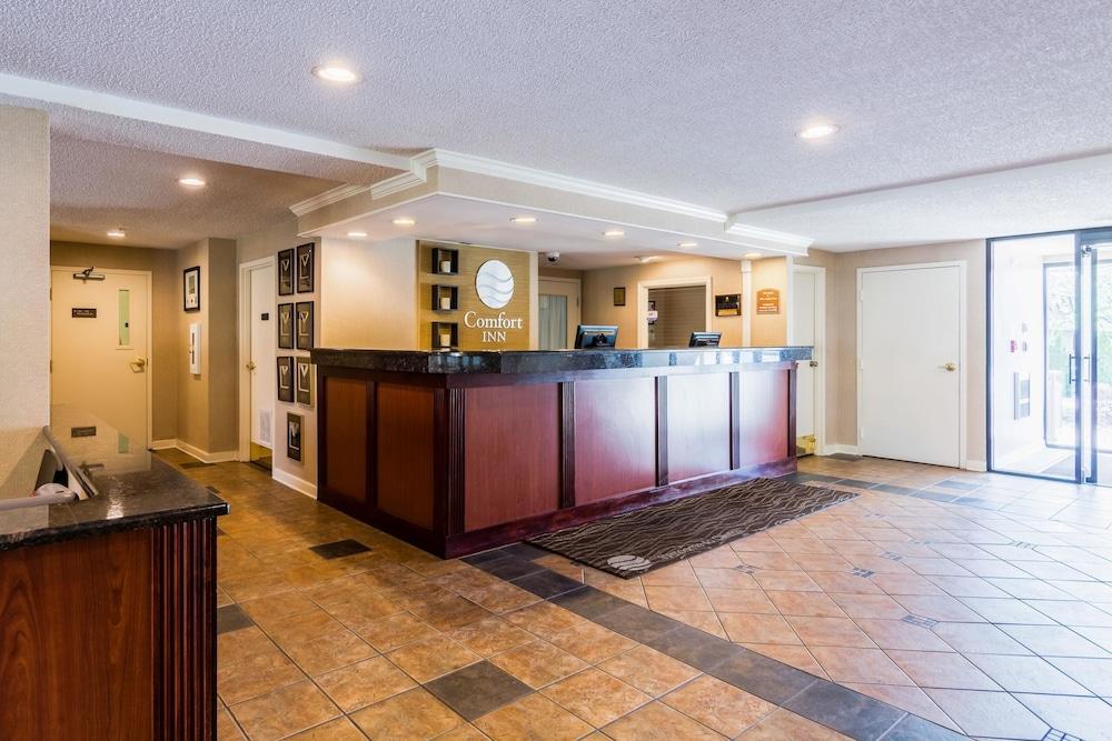 Comfort Inn at Joint Base Andrews Lobby