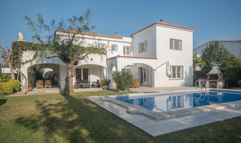 Villa 50m from the beach in Cambrils TH 11 Featured Image