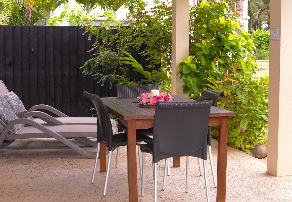 Makayla Palms Exterior