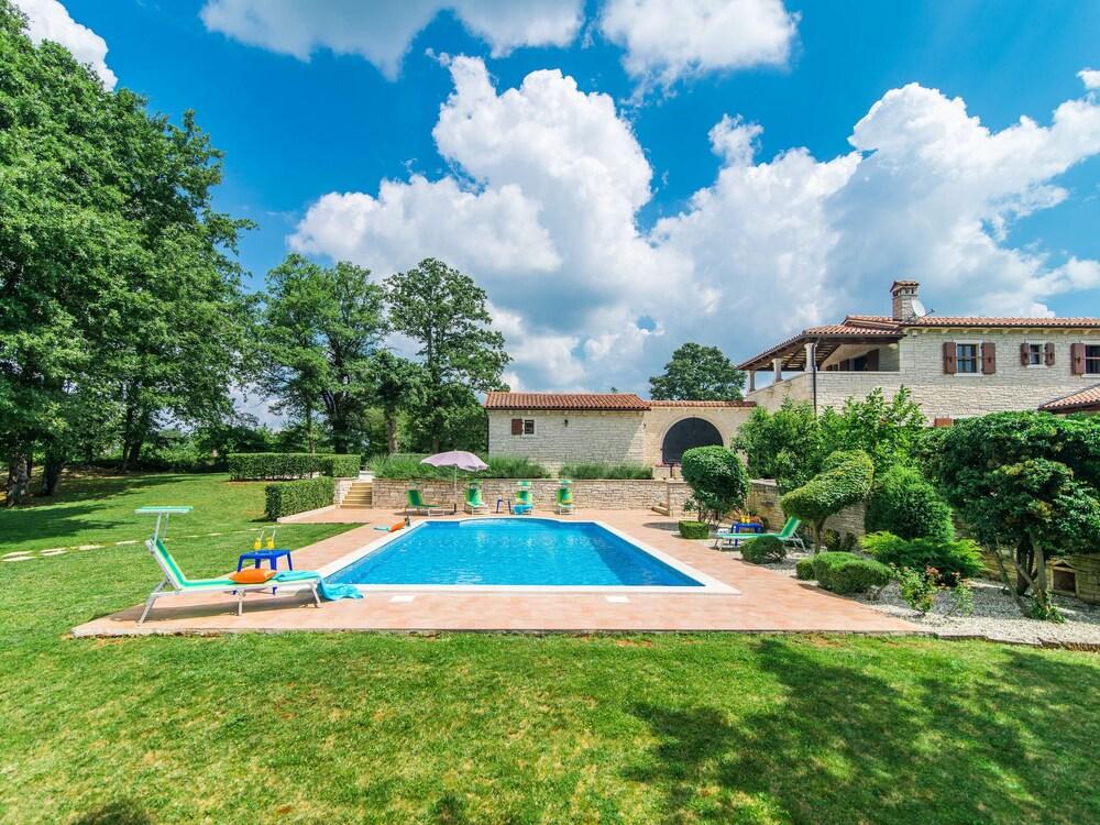 Villa for up to 8 Persons, With Private Garden and Pool Exterior