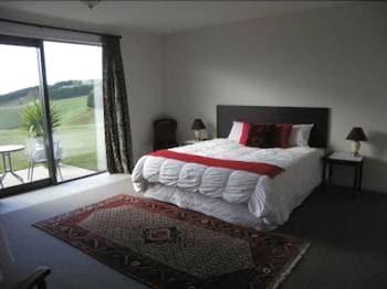 Springcurl Lodge Guestroom