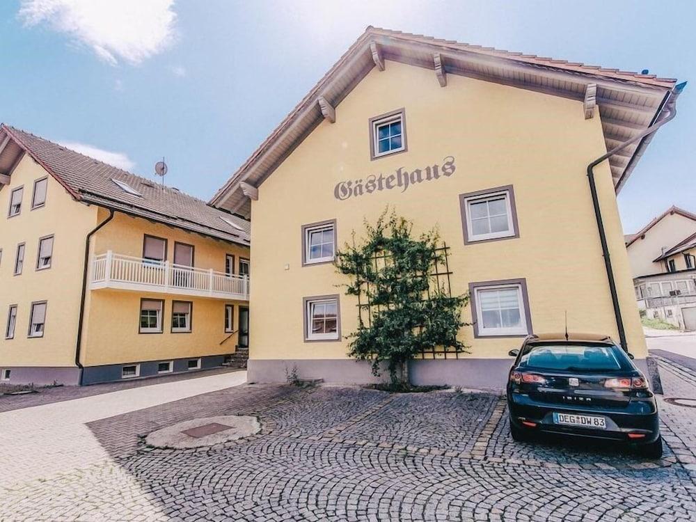 Gasthof Metzgerei Linsmeier Exterior