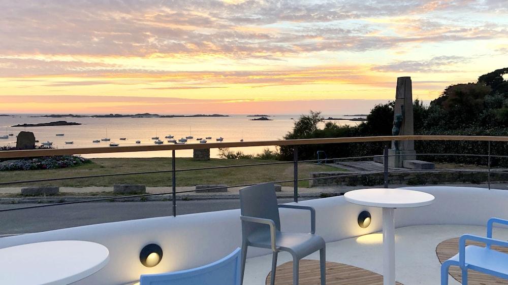 بافيلون دو لا بلاج