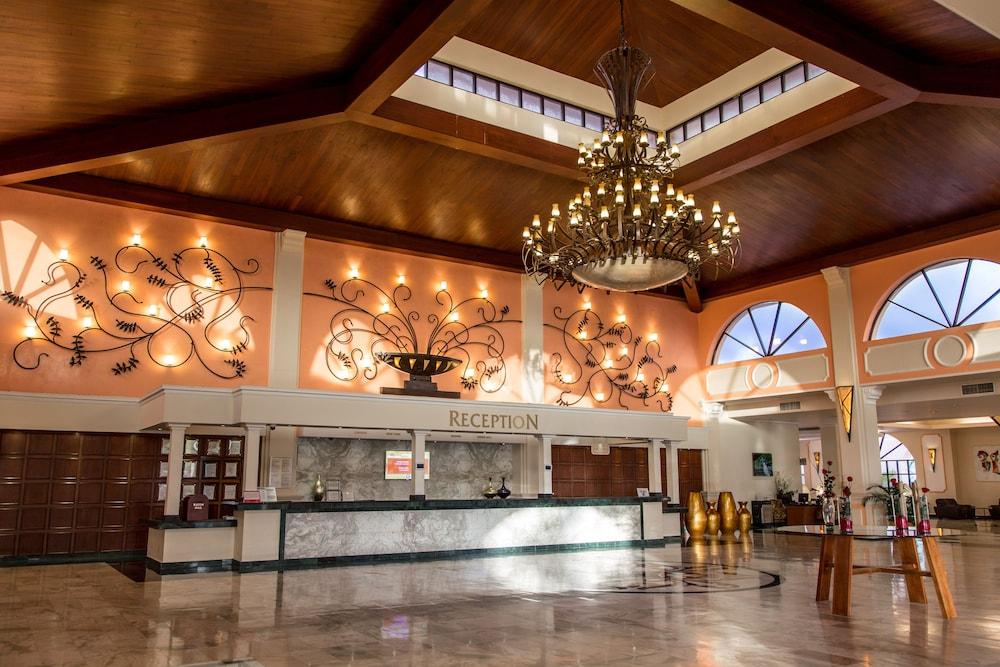 Sandos Playacar All Inclusive Reception
