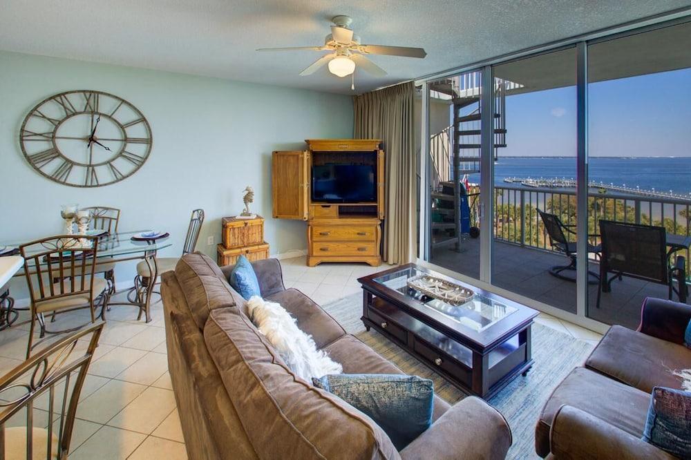 Destin West - Pelican Ph-02 1 Bedroom Condo by RedAwning